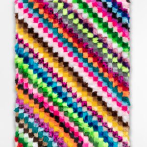 Pixel 2, obra abstracta de Gerónimo Araquistain con una retícula de pequeños cuadrados multicolor sobre fondo claro.